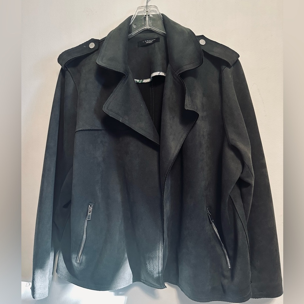Tahari Women Faux Suede Jacket
Gray Sz 1X